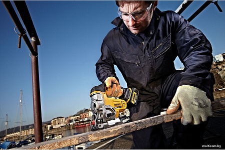 Электролобзик DeWalt DCS331NT (без АКБ, кейс)