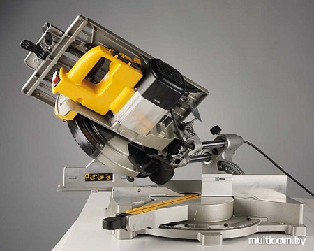 Дисковая пила DeWalt D27111
