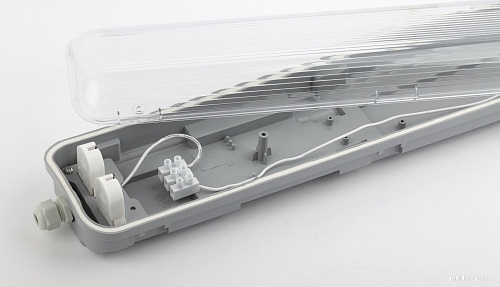 Линейный светильник ЭРА SPP-101-0-002-120