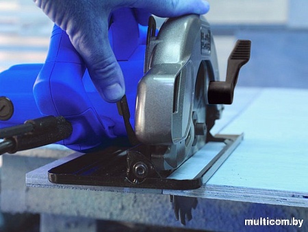 Дисковая пила Black & Decker CS1004