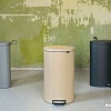 Brabantia FlatBack+ 40 л (минерально-золотой)