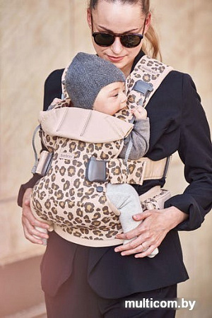 Рюкзак-переноска BabyBjorn One Cotton Mix (beige/leopard)