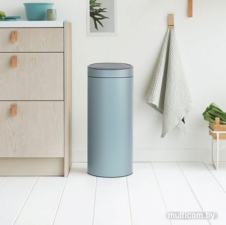 Brabantia Touch Bin New 30 л (мятный металлик)
