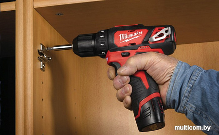 Дрель-шуруповерт Milwaukee M12 BDD-202C