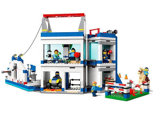 Конструктор LEGO City 60372 Полицейская тренировочная академия