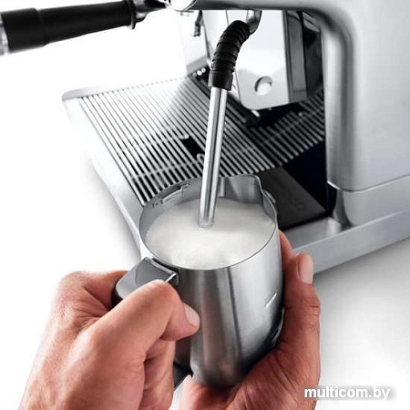 Рожковая помповая кофеварка DeLonghi EC9665.M