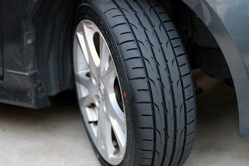 Автомобильные шины Dunlop Direzza DZ102 215/55R17 94V