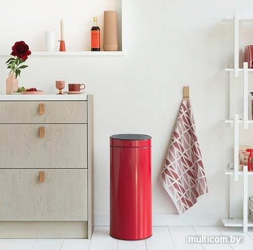 Brabantia Touch Bin New 30 л (пламенно-красный)