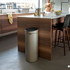 Brabantia Touch Bin New 30 л (шампань)
