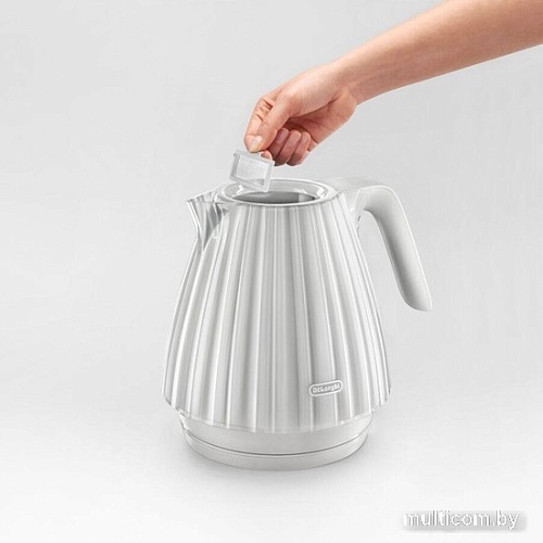 Электрический чайник DeLonghi Ballerina KBD2001.W
