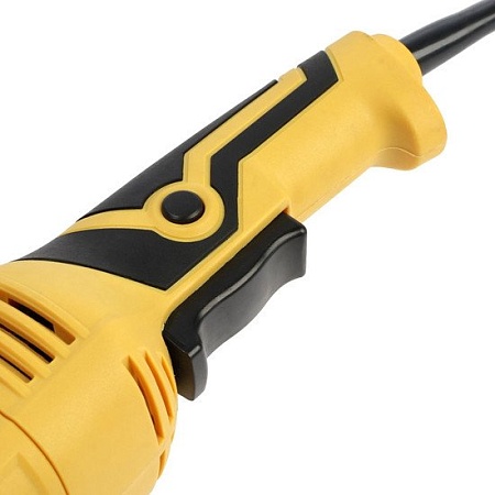 Угловая шлифмашина Tundra 9937336