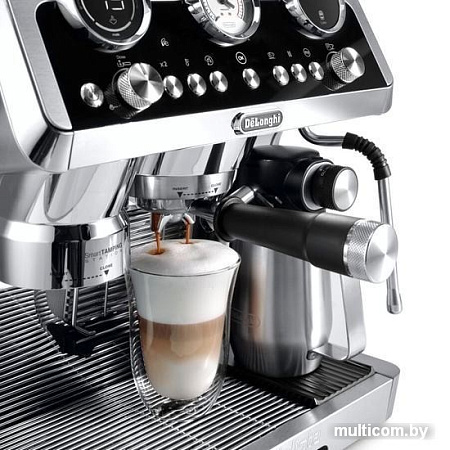 Рожковая помповая кофеварка DeLonghi EC9665.M