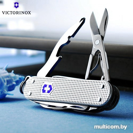 Туристический нож Victorinox MiniChamp Alox