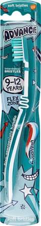 Зубная щетка Aquafresh Advance (9-12 лет)