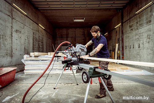 Торцовочная пила Metabo KGS 305 M 613305000